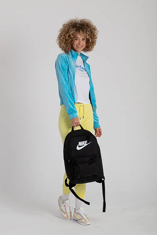 <center><b>Nike za tinejdžerke</center></b>