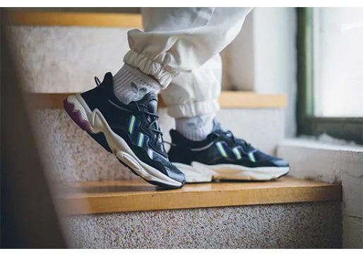 CREATE YOUR OWN SNEAKER MOODBOARD