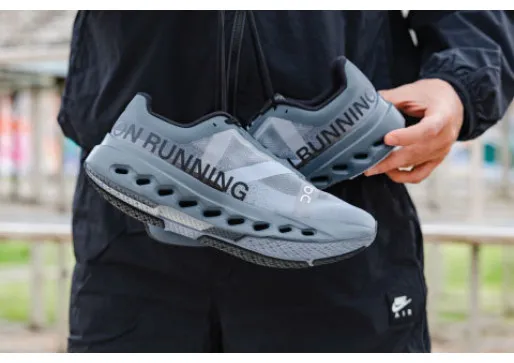 Everyday Style Made Easy: On Cloudsurfer Next