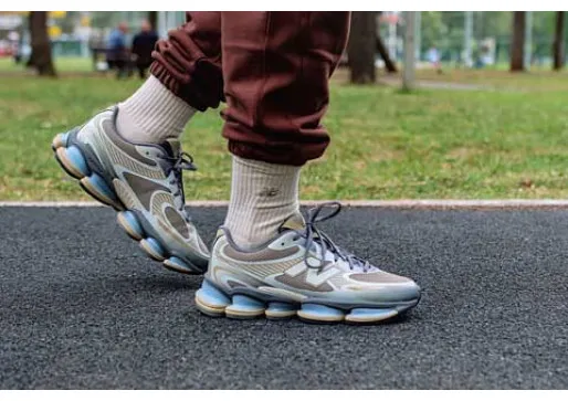 NEW BALANCE 2000: WHERE RHYTHM MEETS MOTION