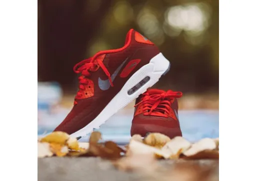 NIKE AIR MAX 90 ULTRA ESSENTIAL
