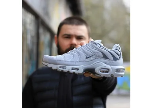 NIKE  AIR MAX PLUS TN 