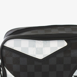 Sprayground Torbica TRIPLE DECKER HEIR TO THE THRONE TOILETR 