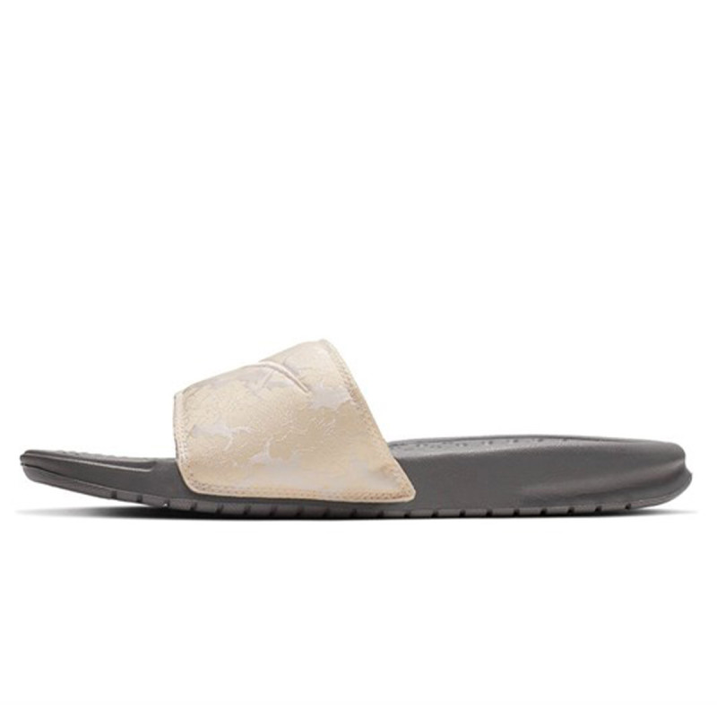 Nike Papu e WMNS BENASSI JDI TXT SE Buzz Online Shop