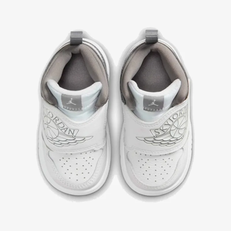 Nike Patike Sky Jordan 1 