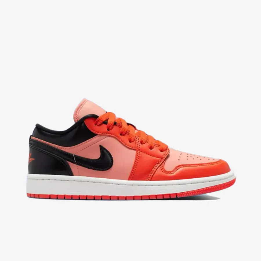 Nike Patike WMNS AIR JORDAN 1 LOW SE 
