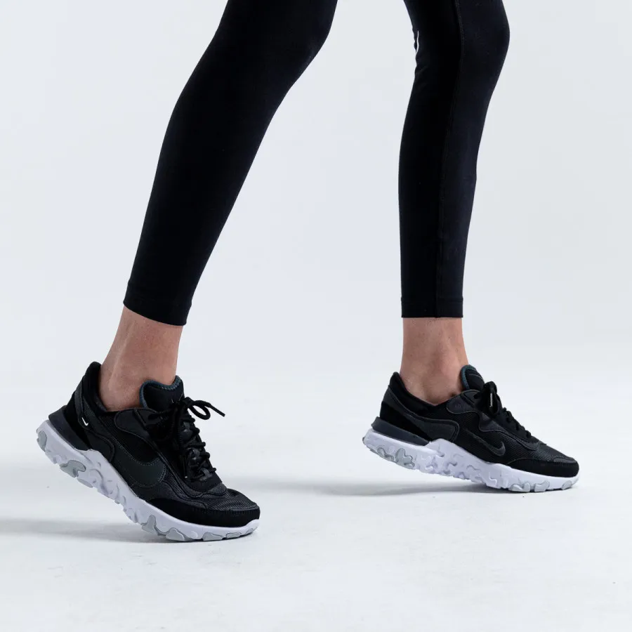 Nike Patike React Revision 
