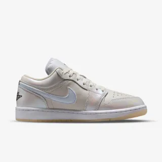 Nike Patike WMNS AIR JORDAN 1 LOW SE CNY 