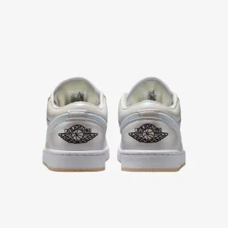 Nike Patike WMNS AIR JORDAN 1 LOW SE CNY 