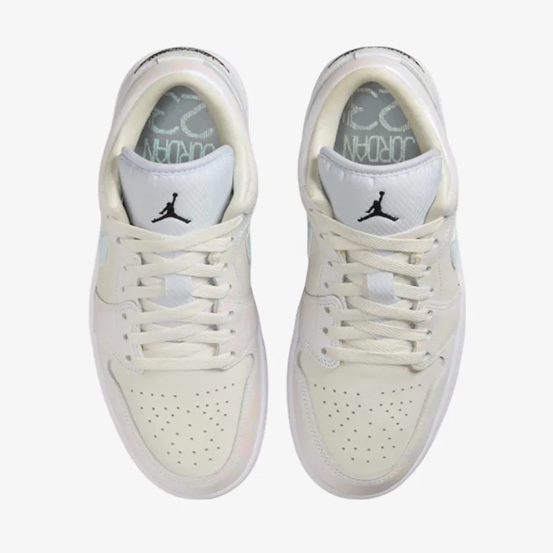 Nike Patike WMNS AIR JORDAN 1 LOW SE CNY 