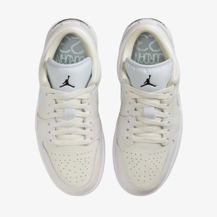 Nike Patike WMNS AIR JORDAN 1 LOW SE CNY 