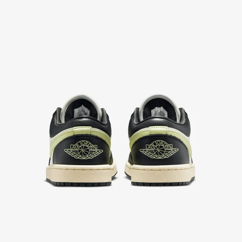Nike Patike WMNS AIR JORDAN 1 LOW SE V2 