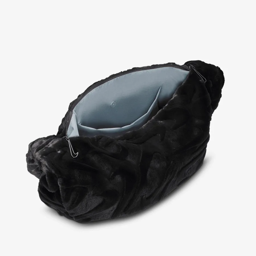Nike Torbica NK NSW FX FUR SLOUCHY BAG 