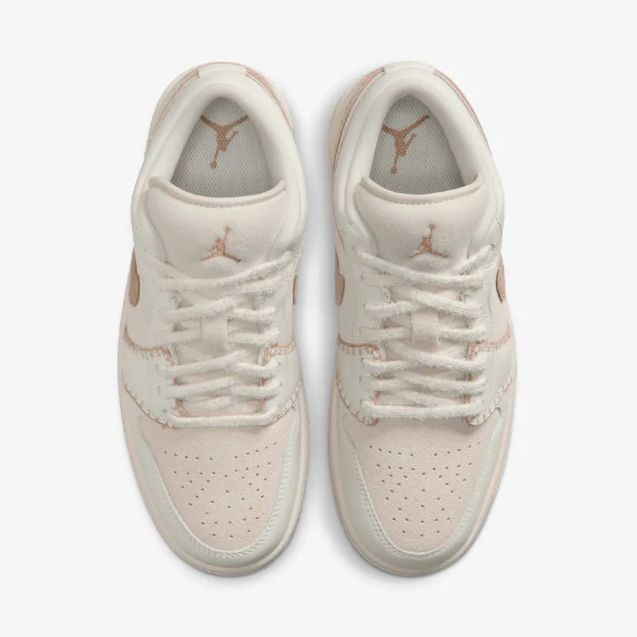 Nike Patike WMNS AIR JORDAN 1 LOW SE 