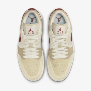 Nike Patike WMNS AIR JORDAN 1 LOW CE 