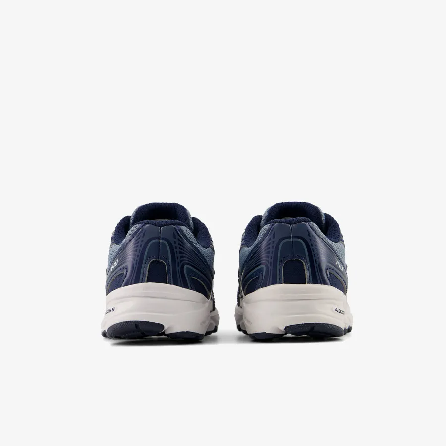 New Balance Patike 740 