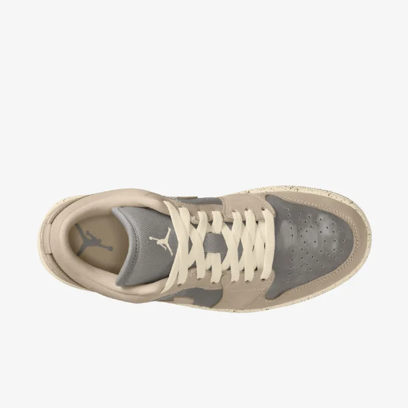 Nike Patike WMNS AIR JORDAN 1 LOW SE V2 