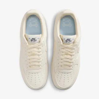 Nike Patike WMNS AIR FORCE 1 '07 LX CN 