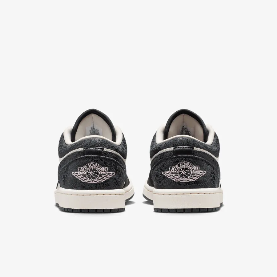 Nike Patike WMNS AIR JORDAN 1 LOW SE V2 