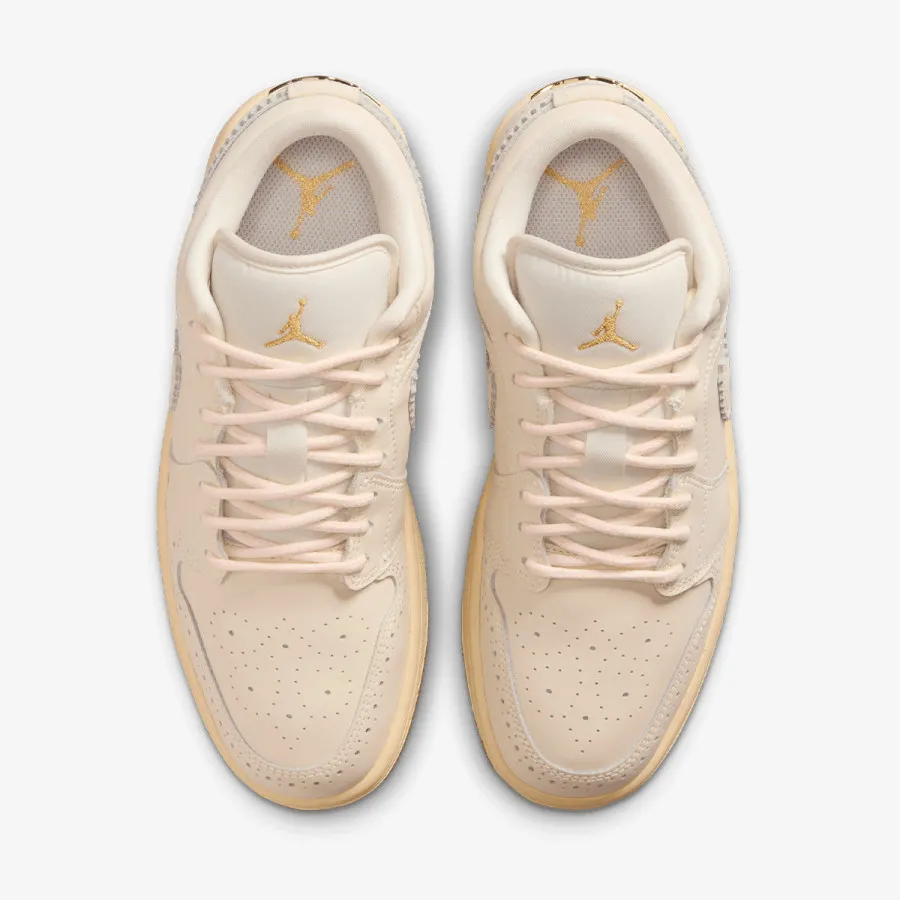 Nike Patike WMNS AIR JORDAN 1 LOW SE 
