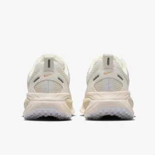 Nike Patike Vomero 18 ESS 