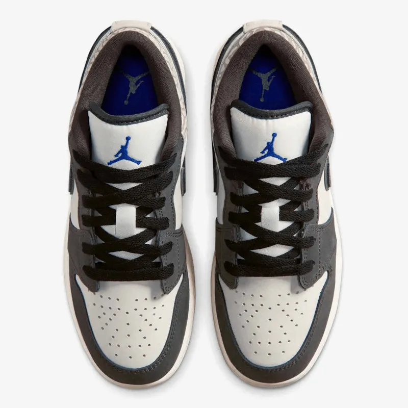 Nike Patike AIR JORDAN 1 LOW SE (GS) 