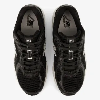New Balance Patike 740 